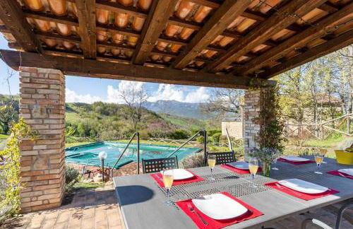 Luxury Villa with Pool, Stunning Location - Foto 4