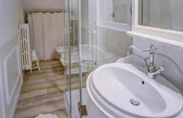 La Casa Bianca with parking and view - Foto 25