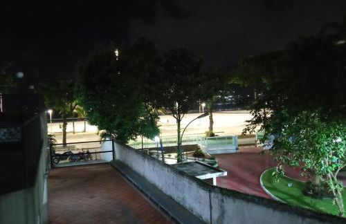 Apto frente ao mar, ar cond. frio e Wi-Fi - Foto 43