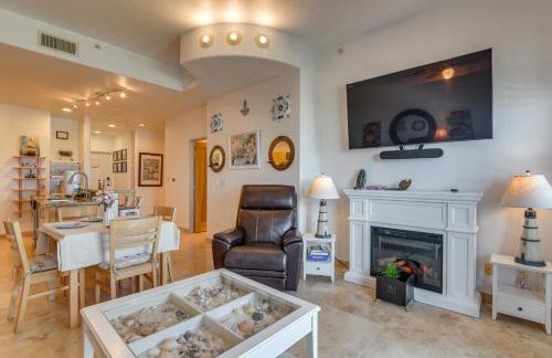 Walk to Galveston Beach Family Condo with Pool - Foto 10