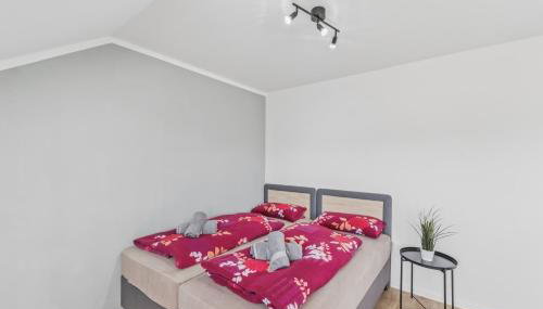 BAT Home Solutions Trierweiler - alles was ein Hotel nicht bietet - 5 Apartments 40 bis 120 qm für bis zu 29 Personen - 5-Raum-Apartment barrierefrei - 60 qm Balkon mit Blick bis Luxemburg - einzeln bis komplett buchbar - 3 Min zur A64 - Foto 3, towels
