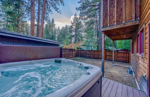 Tahoe Island Retreat Hot Tub & Game Room - Foto 2