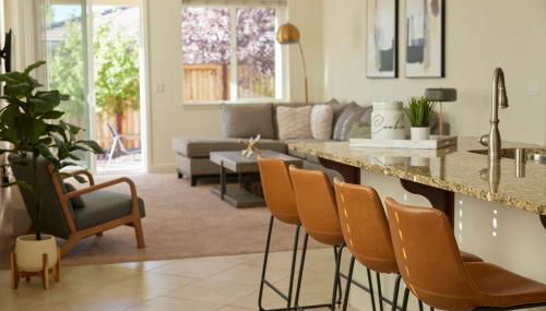 NEW Upscale House, Tahoe 30-min w/ Cal King - Foto 2