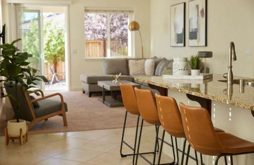 NEW Upscale House, Tahoe 30-min w/ Cal King - Foto 2