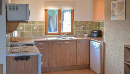 Stunning Home In Parcay Les Pins - Photo 5