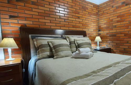 Dúplex 400m do Lago com lareira e garagem - Foto 14