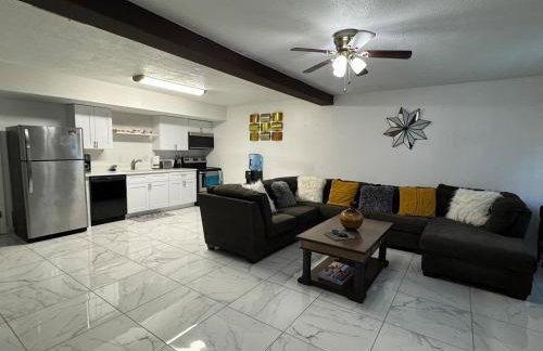 HUGE In-Law Apt Beach Oasis- Private entrance - Foto 56