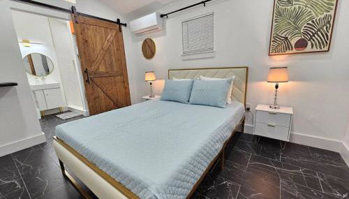 Comfy Tiny Home WP Large Private Deck Queen bed - Foto 4