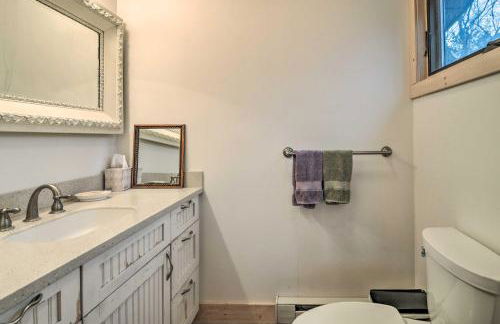 Idyllic Northport Cottage, Walk to Lakeside! - Foto 26