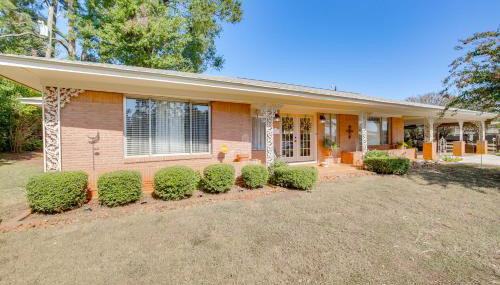 Fire Pit and Patios Peaceful Alto Getaway! - Foto 3