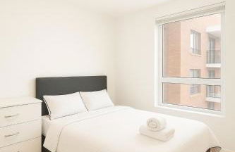 Contemporary 2 Bedroom Flat with Great Location in Salford - Foto 14