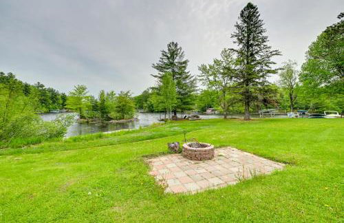 Lakeside Cabin with Fire Pit Near Pine Point Park! - Foto 25