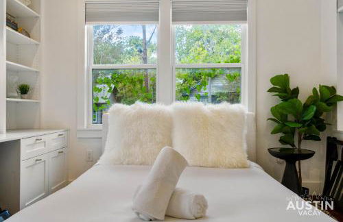 Pet Friendly East Cesar Chavez Home Near Downtown - Photo 21