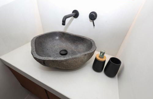 Aeolian Stone Villa - Photo 15