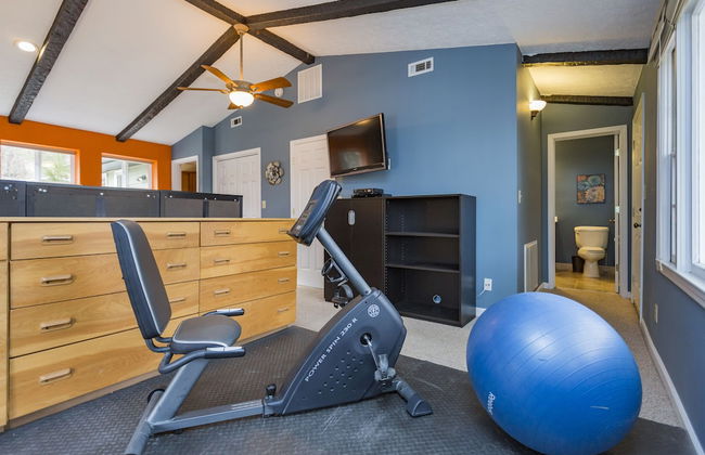 Grand Dream Vacation Home in Nashville 7+ beds! - Photo 33