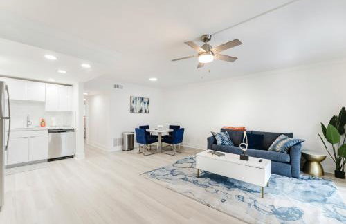 Waterfront Retreat Views, Pool, Hot Tub, Gym Walk to Beach & Boca Resort! - Photo 11