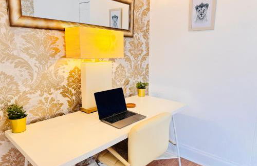 THE RESTING LION - Gourock Town Center Holiday Home Apartment - Foto 21