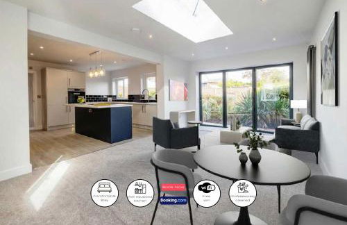 3 Bedroom Bungalow House Short Term Rental & Flexible Renting Lincoln With Free WiFi And Free Parking - Foto 1