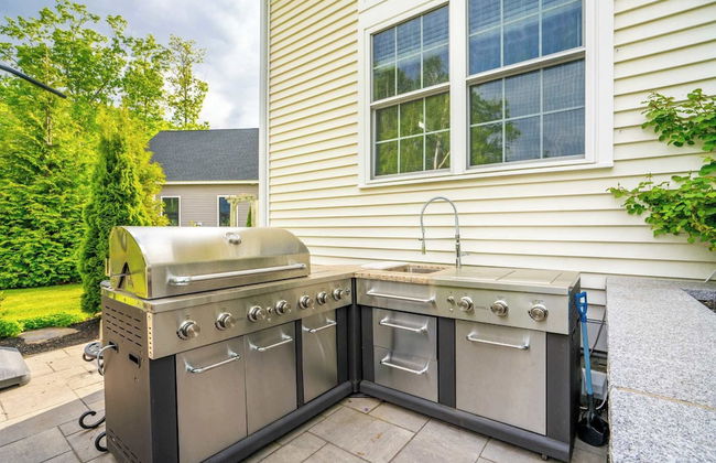 Golf-front Personal Arcade Hot tub Outdoor Kitchen - Photo 58