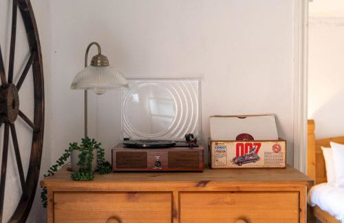 Cosy Cotswolds Cottage Farm Stay - Shepherds Rest - Photo 15