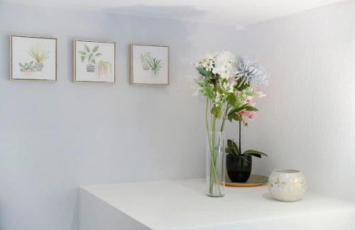 Spacious 4BR on Leafield Rd - Photo 50