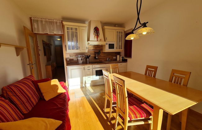 Comfortable Apartment With Mountain View - Photo 7