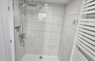 3BR, 6 min to central station, full kitchen - Foto 12