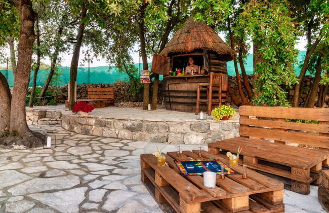 Vintage Winehouse Backov - Foto 43