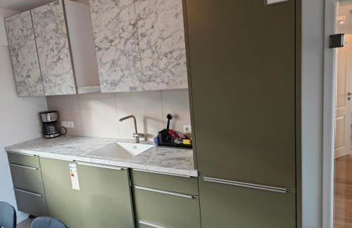 Siegen 2 - Geisweid Work and stay Neu Modernisiert 3 Schlafzimmer Badezimmer Wohnzimmer Balkon - Foto 3