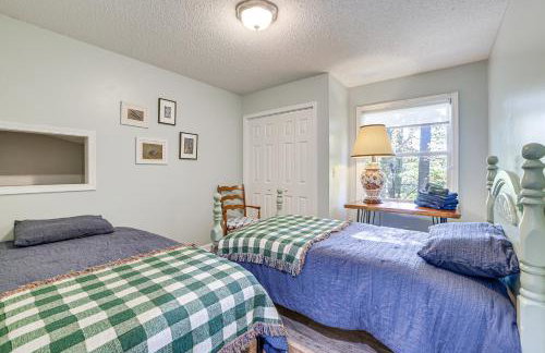 Forest-View Gem on Vaughn Creek Less Than 1 Mi to Dtwn! - Foto 22