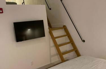 Lou-City Penthouse Suite! Savor Life with Hollyhock - Photo 22