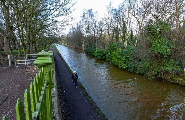 Spacious Cosy 2 Bedroom House by Bridgewater Canal - Foto 18