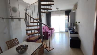 Precioso Duplex a orilla del mar y con piscina - Foto 2