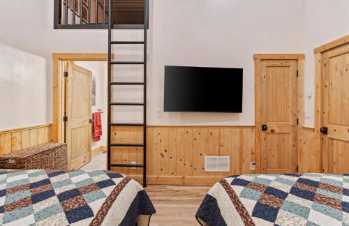 Historic Yellowstone Saloon - Foto 41