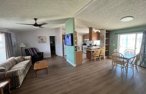 Death Valley PrairieFire 3bd 2ba Home w Kitchen - Foto 7