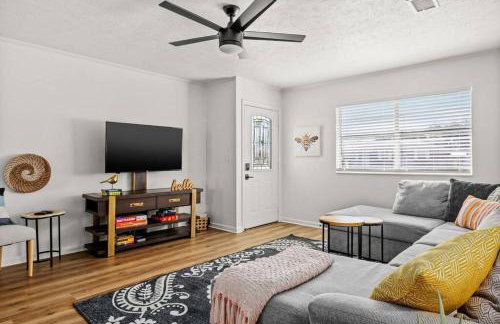 Stylish 3BR 2BA House Minutes from PCB - Book now - Foto 22