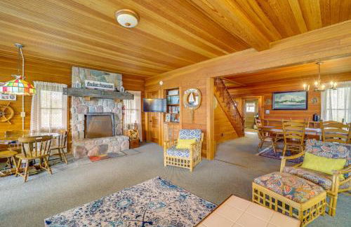 Waterfront Alanson Cottage with Dock and Lake Access! - Foto 6