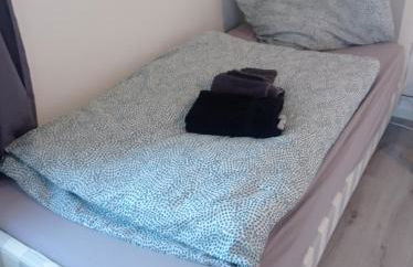 Work and Stay Sundern-Allendorf Modernisierte Unterkunft mit 5 Betten plus Schlafcouch mit Balkon - Foto 16