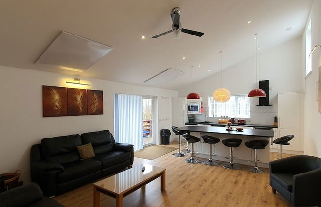 Beautiful Cottage in Stornoway - Photo 1