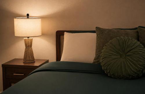 Upscale Escape 10 Min from Disneyland With Pool & Gym - Foto 55