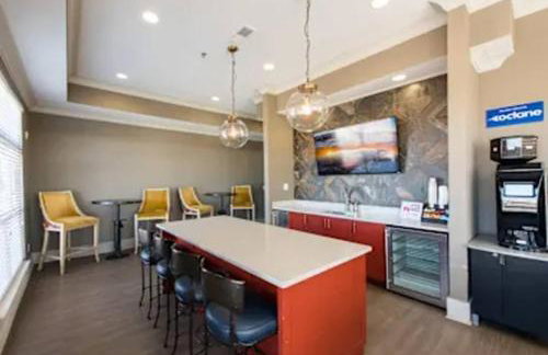 Stylish Modern Queen Suite Parking Pet Friendly - Foto 30