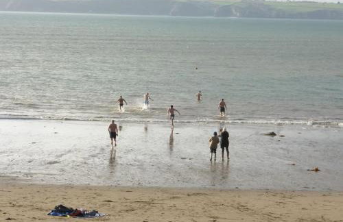 The Old Stables of heritage Tregrehan Garden Cottages on South Coast - Photo 21