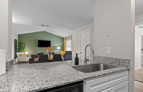 Courts & Pool - Sleeps 12 - Family Oasis - Photo 11