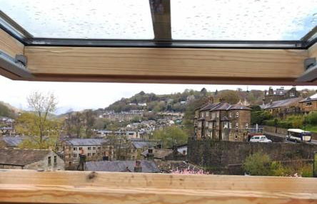 Stylish apartment in the centre of Hebden Bridge. - Photo 4