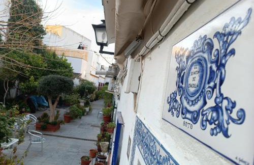 Típico y pintoresco patio de vecinos, con encanto - Foto 12