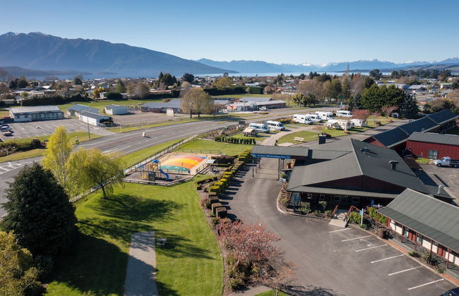 Te Anau Top 10 Holiday Park - Photo 1