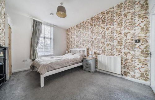 Selby House - Large 3 Bed Victorian Property in Portsmouth - Sleeps 5 - Photo 4