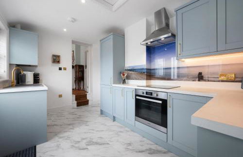 2BR Georgian home, Garden, Hot tub, Sea view, Sleeps 6 - Photo 16