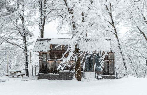 Caboose Tiny Home on river with hot tub near Stowe - Foto 47