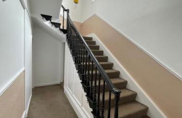 Stay in Yeovil Town Centre, Large 2 BD Apt With Parking, Sleeps 4 - Foto 19